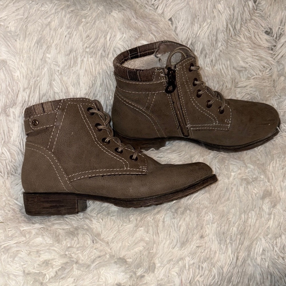 Naturalizer Brown Ankle Boots